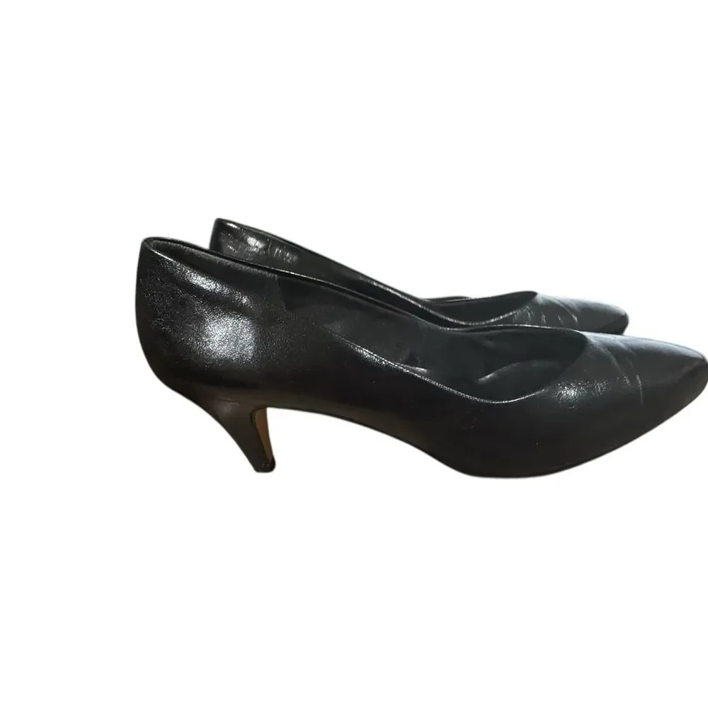 Joyce low heeled black pump. Size 7. - Picture 2 of 5